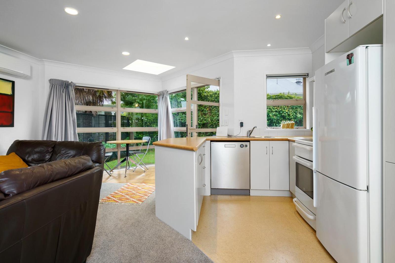 Sunny, Quiet, 2-Bedroom Unit In Fabulous Location! Cambridge Zewnętrze zdjęcie